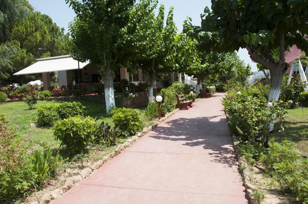 Apartments Hotel Alexandros Arkoudi Exterior foto